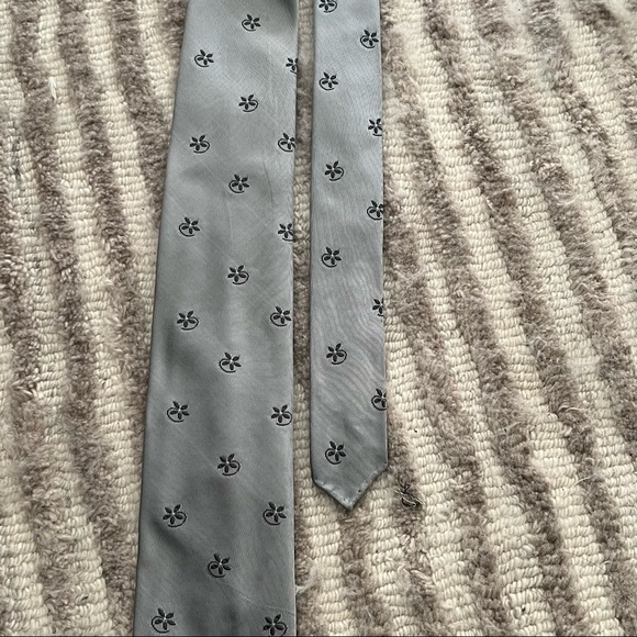 Floral Print Tie - Picture 3 of 10